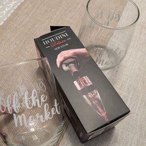 New! Metrokane Deluxe Wine Aerator with 2 "Off The Market" Stemless Glasses